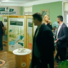 U Muzeju krapinskih neandertalaca otvorena izložba za djecu „Vijesti iz prapovijesti“ 16