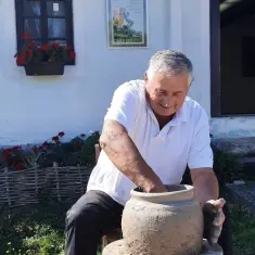 Gostujuća izložba Muzeja ”Staro selo” Sirogojno ”Nasljeđe za budućnost i revitalizacija tradicijskih vještina” 7