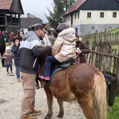 Radionice, konji i sveti Nikola privukli mnoštvo posjetitelja na završnicu programa ”Na konju u Muzeje” 4