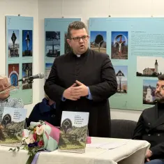 A photomonography on the wayside crosses and chapels of the parishes of Tuhelj, Zagorska Sela and Poljana Sutlanska presented in Kumrovec 5