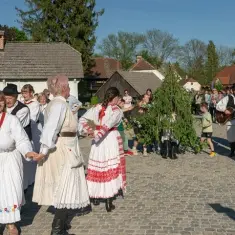 Uz otvorenje izložbe i predstavljanje prigodne jurjevske slikovnice u Kumrovcu održani „Ophodi Jure Zelenog“ 11